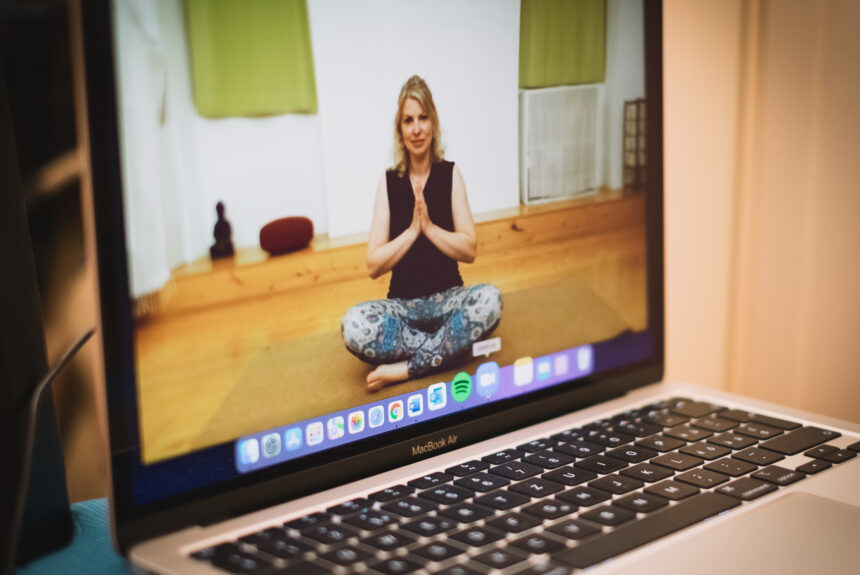 Online Yoga als Replay